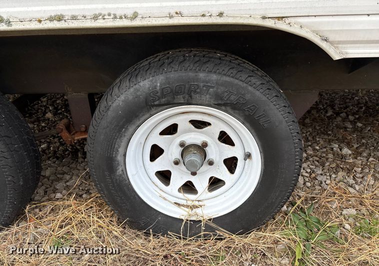 image for item FI1570 2005 Gulf Stream Cavalier camper