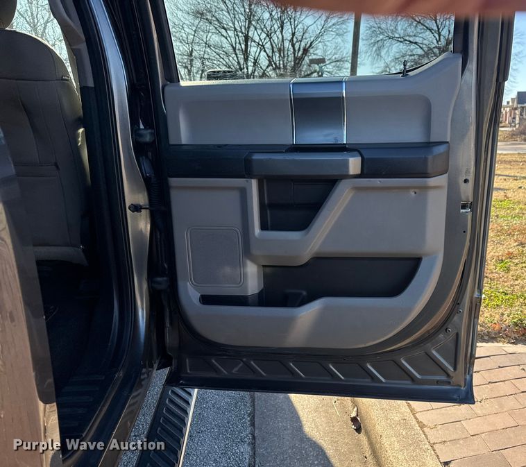 image for item DQ4191 2017 Ford F150 Ext. Cab pickup truck