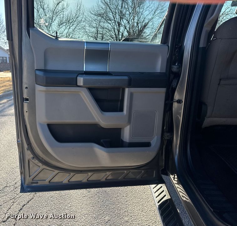 image for item DQ4191 2017 Ford F150 Ext. Cab pickup truck