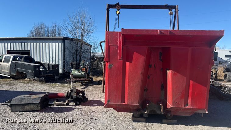 image for item DQ4192 Dump bed