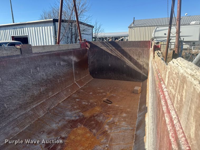 image for item DQ4192 Dump bed