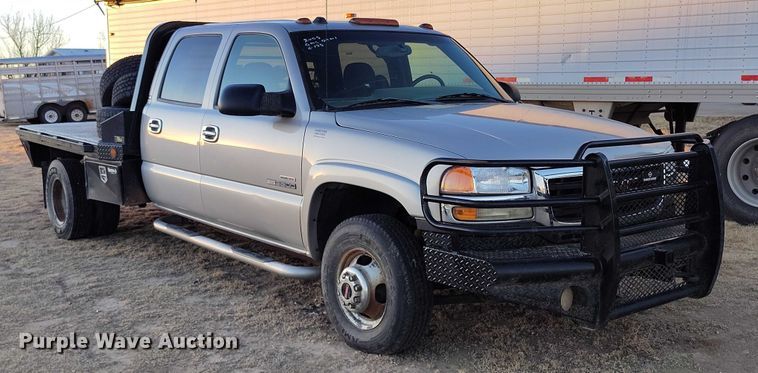 image for item DT0827 2005 GMC Sierra 3500 SLE Crew Cab flatbed pickup truck