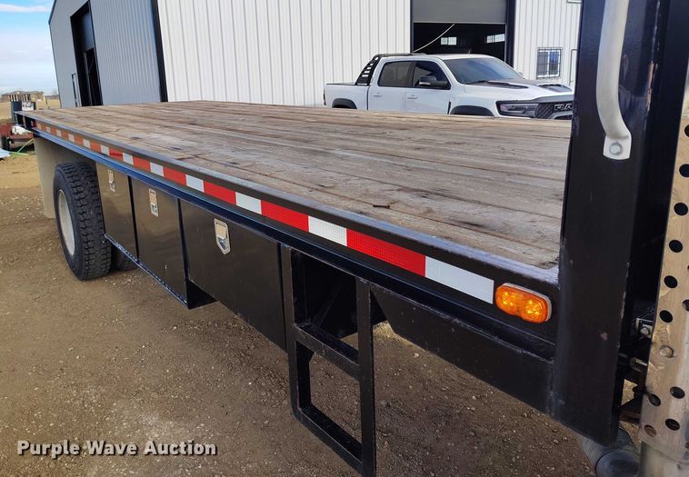 image for item DT0828 1995 Chevrolet Kodiak C6500 flatbed truck