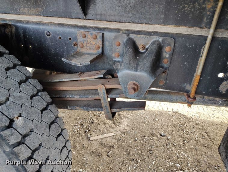 image for item DT0828 1995 Chevrolet Kodiak C6500 flatbed truck