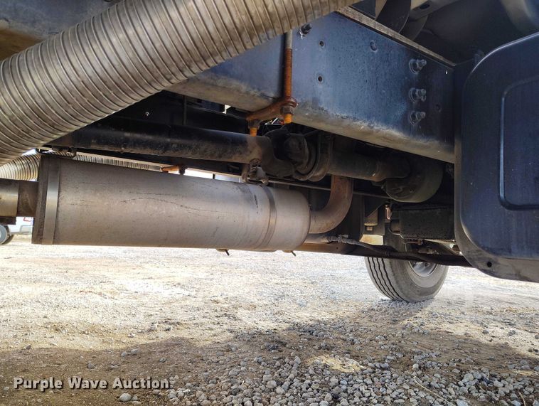 image for item DT0828 1995 Chevrolet Kodiak C6500 flatbed truck