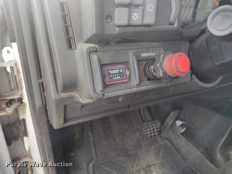 image for item DT0828 1995 Chevrolet Kodiak C6500 flatbed truck