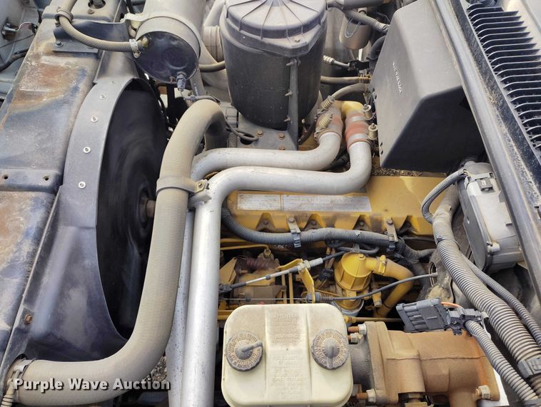 image for item DT0828 1995 Chevrolet Kodiak C6500 flatbed truck