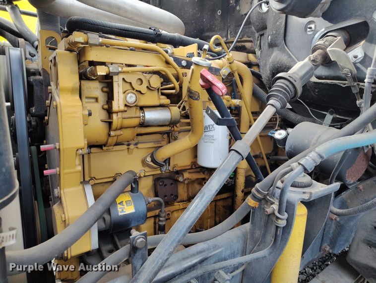 image for item DT0828 1995 Chevrolet Kodiak C6500 flatbed truck