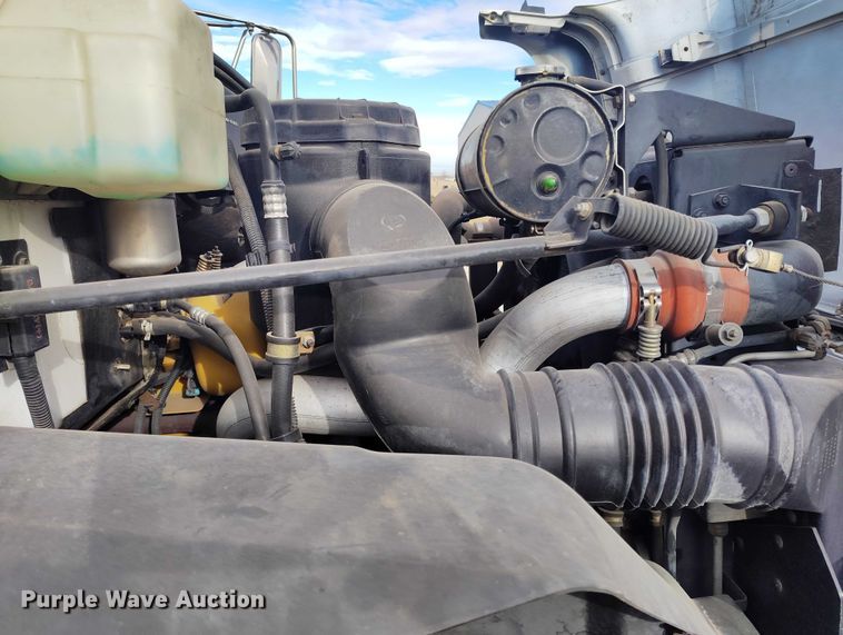 image for item DT0828 1995 Chevrolet Kodiak C6500 flatbed truck