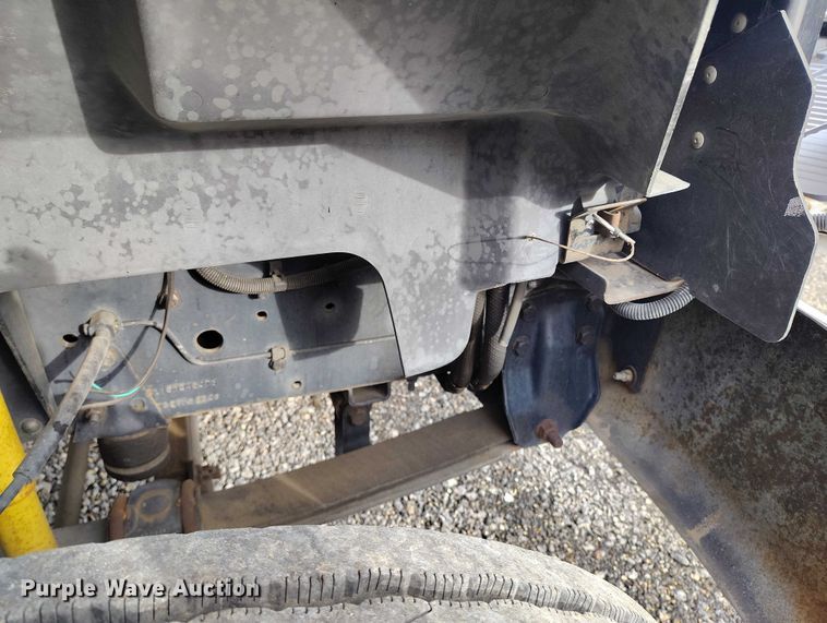 image for item DT0828 1995 Chevrolet Kodiak C6500 flatbed truck