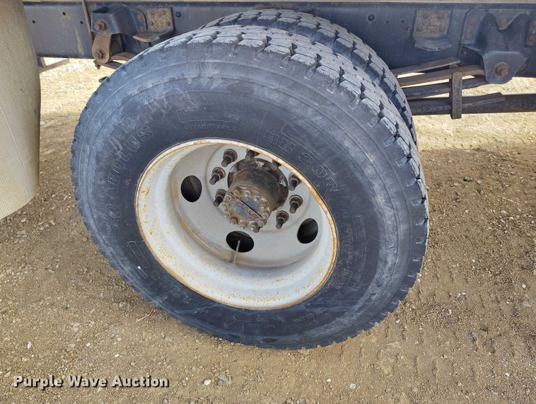 image for item DT0828 1995 Chevrolet Kodiak C6500 flatbed truck