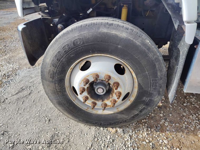 image for item DT0828 1995 Chevrolet Kodiak C6500 flatbed truck