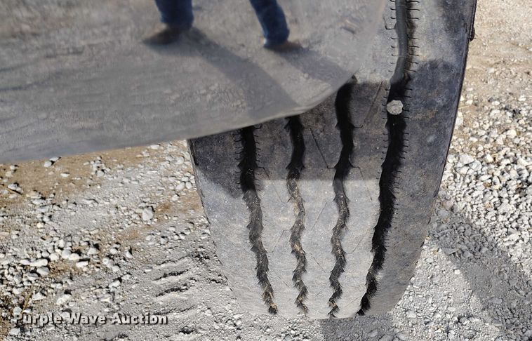 image for item DT0828 1995 Chevrolet Kodiak C6500 flatbed truck