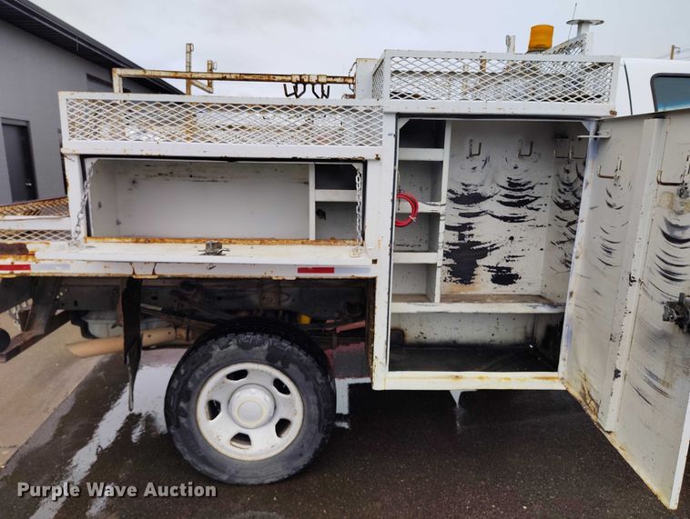 image for item DT0845 2009 Ford F350 Super Duty XL utility bed pickup truck