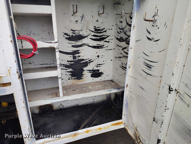 image for item DT0845 2009 Ford F350 Super Duty XL utility bed pickup truck