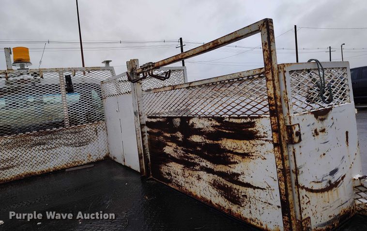 image for item DT0845 2009 Ford F350 Super Duty XL utility bed pickup truck