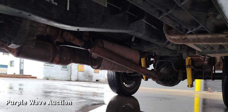 image for item DT0845 2009 Ford F350 Super Duty XL utility bed pickup truck