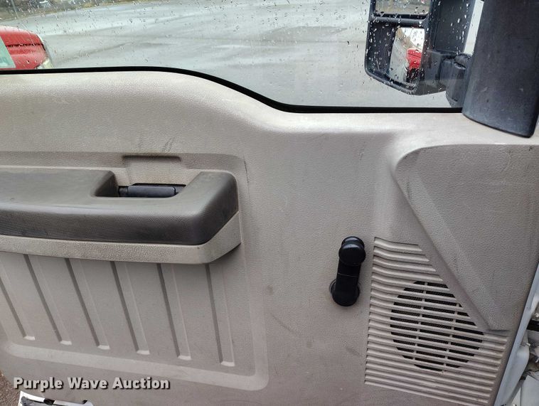 image for item DT0845 2009 Ford F350 Super Duty XL utility bed pickup truck