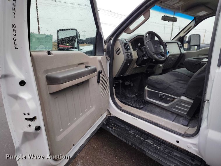 image for item DT0845 2009 Ford F350 Super Duty XL utility bed pickup truck