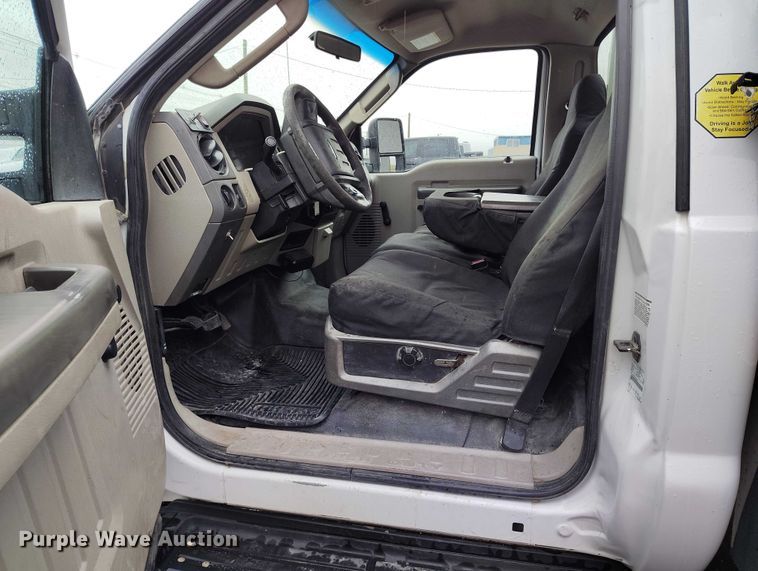 image for item DT0845 2009 Ford F350 Super Duty XL utility bed pickup truck