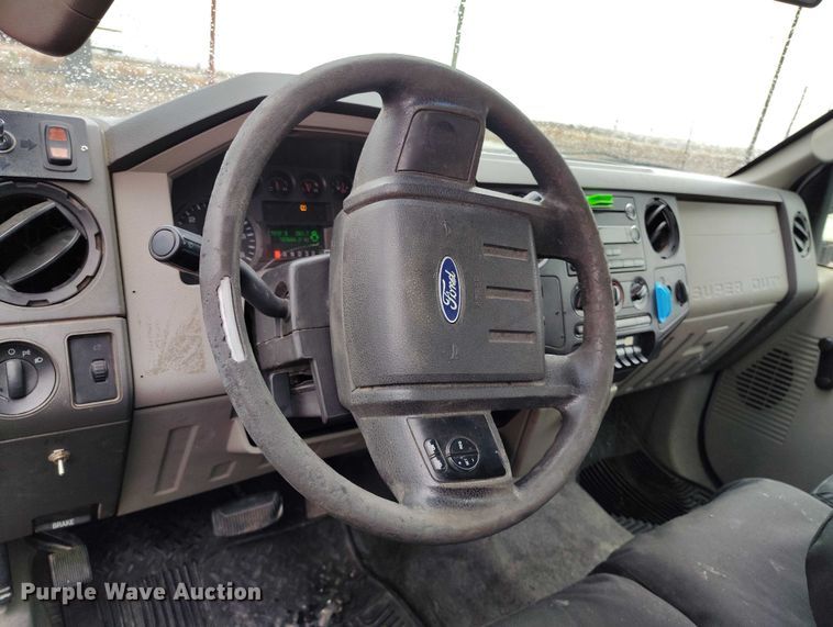 image for item DT0845 2009 Ford F350 Super Duty XL utility bed pickup truck