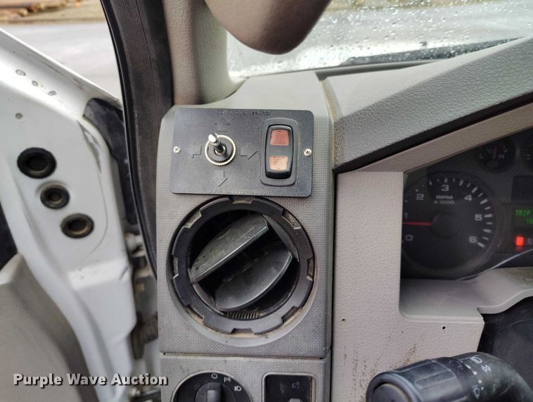 image for item DT0845 2009 Ford F350 Super Duty XL utility bed pickup truck