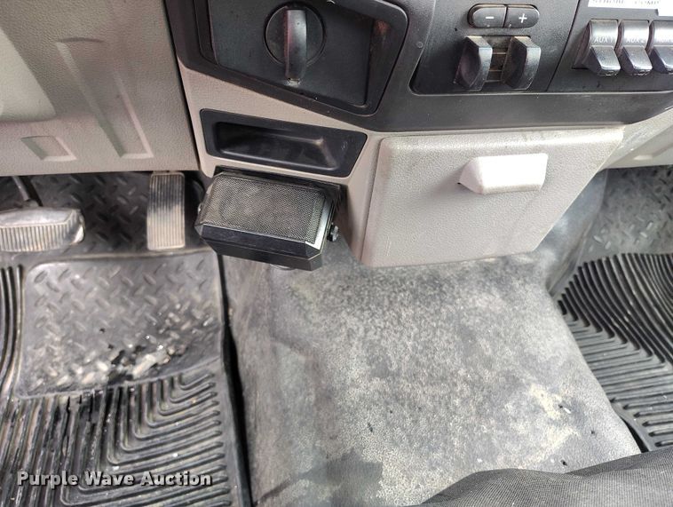 image for item DT0845 2009 Ford F350 Super Duty XL utility bed pickup truck