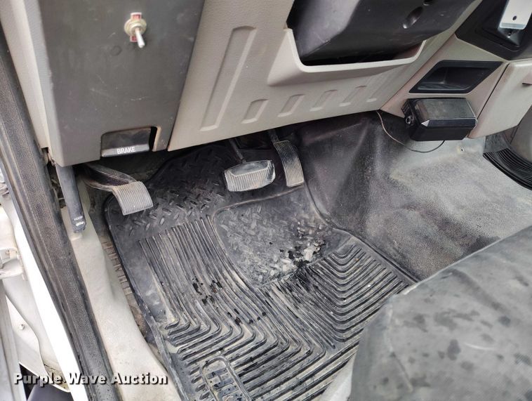 image for item DT0845 2009 Ford F350 Super Duty XL utility bed pickup truck