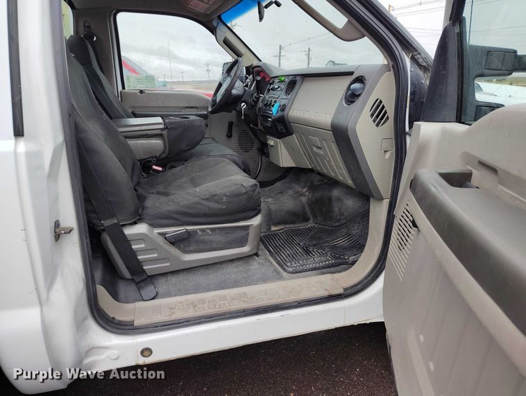 image for item DT0845 2009 Ford F350 Super Duty XL utility bed pickup truck