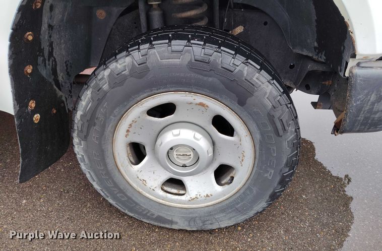 image for item DT0845 2009 Ford F350 Super Duty XL utility bed pickup truck