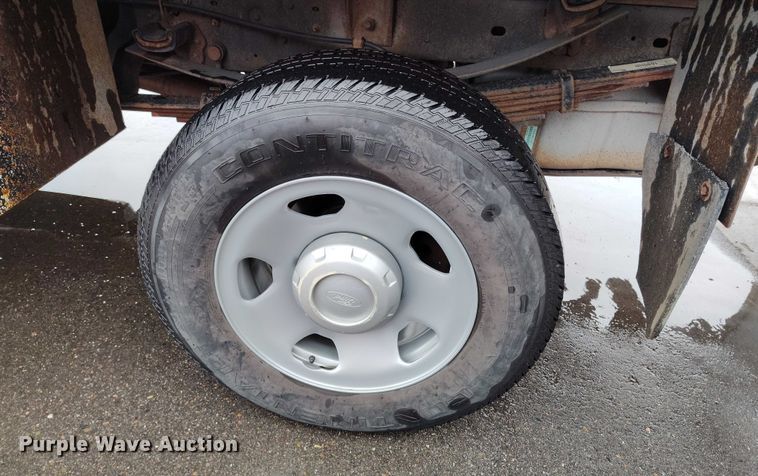 image for item DT0845 2009 Ford F350 Super Duty XL utility bed pickup truck