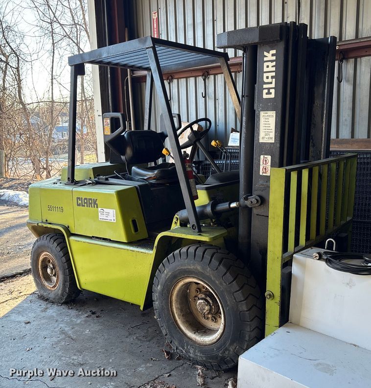 image for item DT2777 Clark C500-YS80 forklift