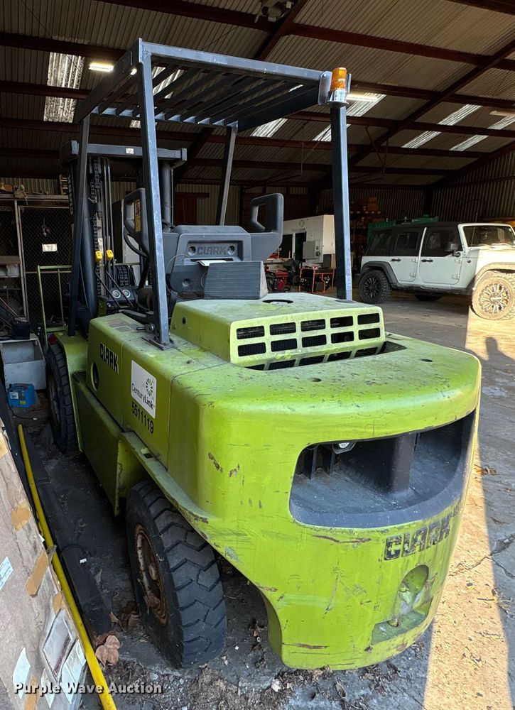 image for item DT2777 Clark C500-YS80 forklift