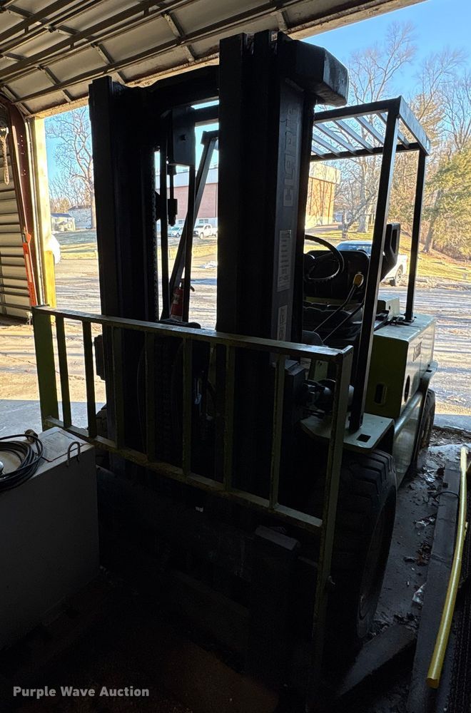 image for item DT2777 Clark C500-YS80 forklift