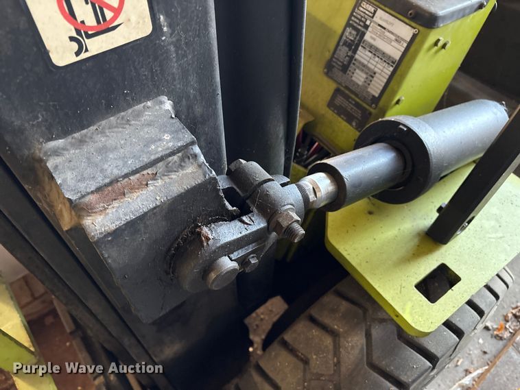 image for item DT2777 Clark C500-YS80 forklift