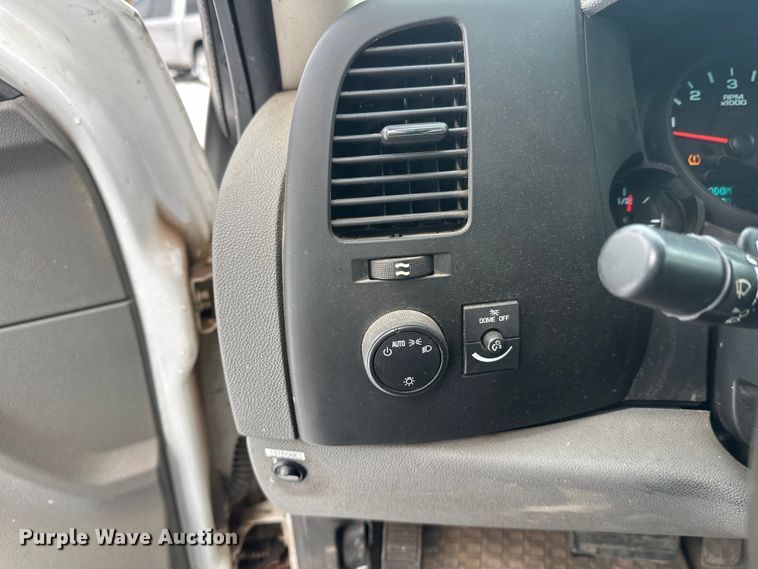 image for item DT6495 2012 Chevrolet Silverado 1500 pickup truck