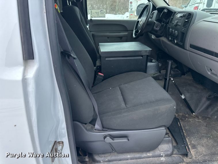 image for item DT6495 2012 Chevrolet Silverado 1500 pickup truck