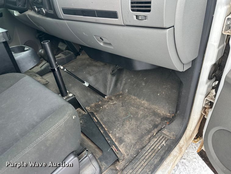 image for item DT6495 2012 Chevrolet Silverado 1500 pickup truck