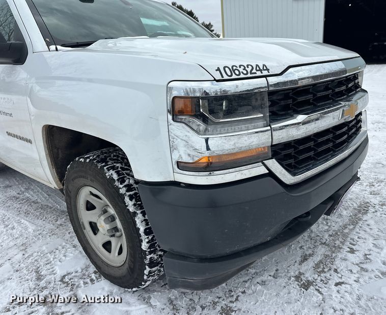 image for item DT6496 2016 Chevrolet Silverado 1500 pickup truck