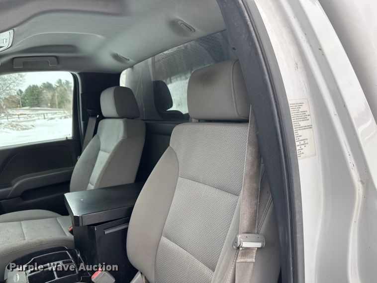 image for item DT6496 2016 Chevrolet Silverado 1500 pickup truck