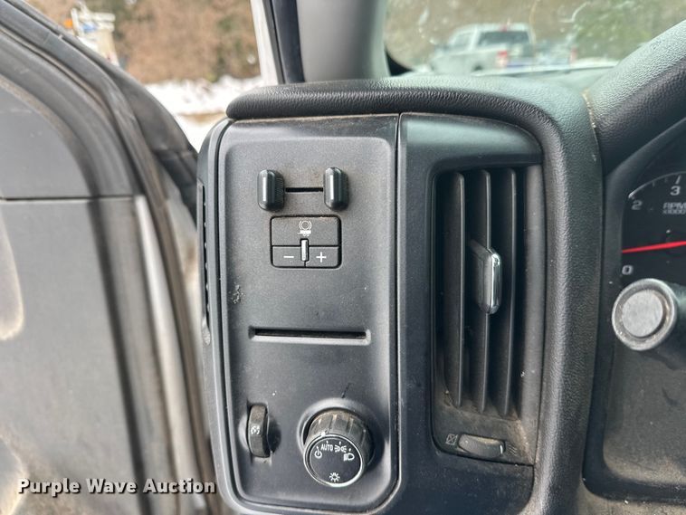 image for item DT6496 2016 Chevrolet Silverado 1500 pickup truck