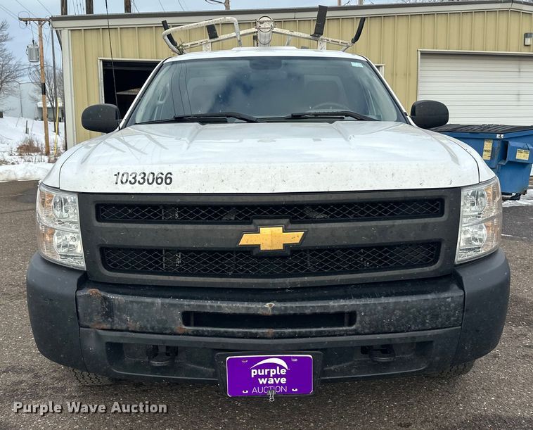 image for item DT6498 2013 Chevrolet Silverado 1500 pickup truck