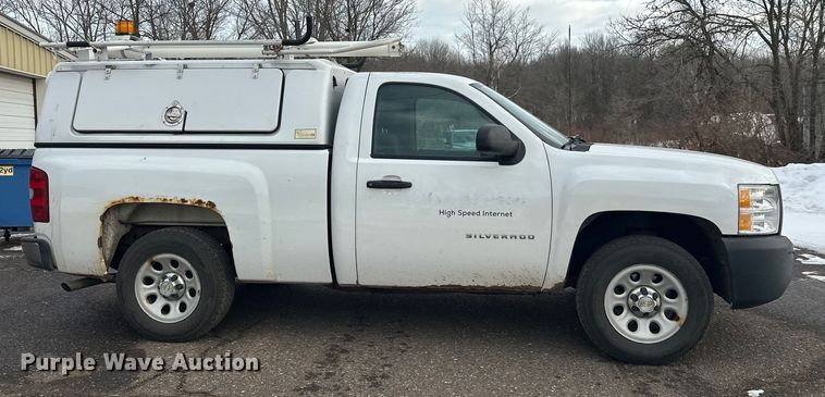 image for item DT6498 2013 Chevrolet Silverado 1500 pickup truck