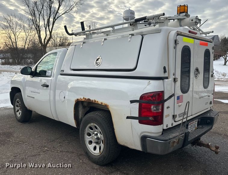 image for item DT6498 2013 Chevrolet Silverado 1500 pickup truck