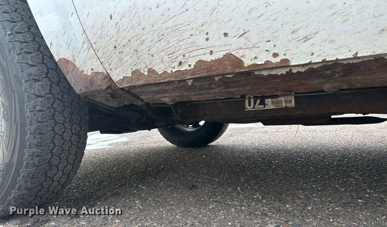 image for item DT6498 2013 Chevrolet Silverado 1500 pickup truck