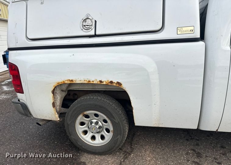 image for item DT6498 2013 Chevrolet Silverado 1500 pickup truck