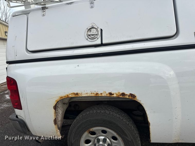 image for item DT6498 2013 Chevrolet Silverado 1500 pickup truck