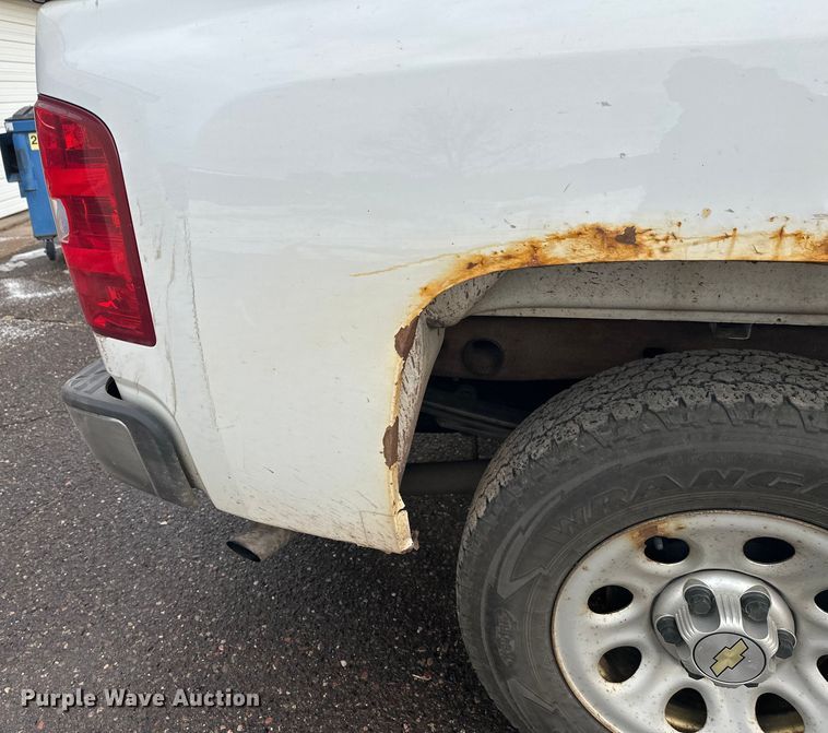 image for item DT6498 2013 Chevrolet Silverado 1500 pickup truck