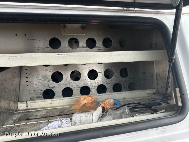 image for item DT6498 2013 Chevrolet Silverado 1500 pickup truck