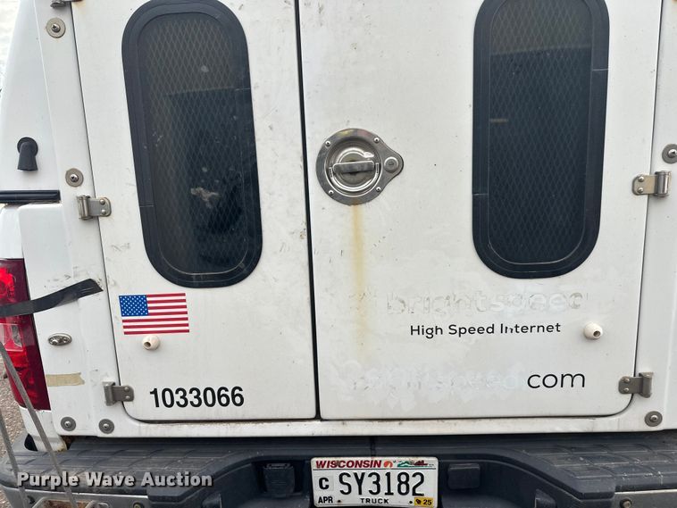 image for item DT6498 2013 Chevrolet Silverado 1500 pickup truck